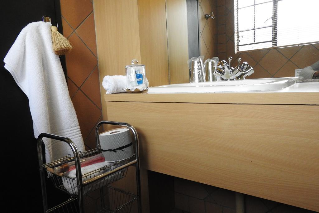 מידרנד Willow Place Guest House מראה חיצוני תמונה